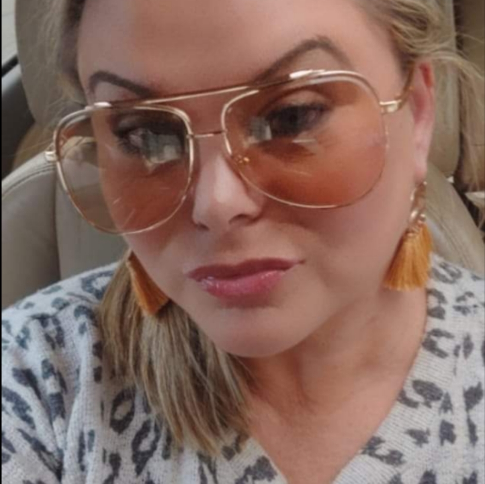 Meet your Posher, Angie - Picture 4 of 4